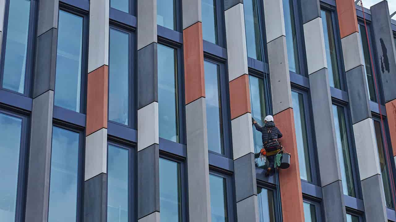 US labor market shows signs of cooling as job growth slows and wages stagnate
