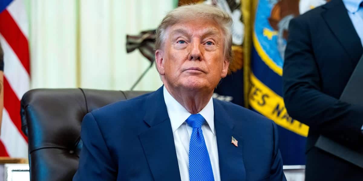 Lawmakers question Trump's stock trading activity