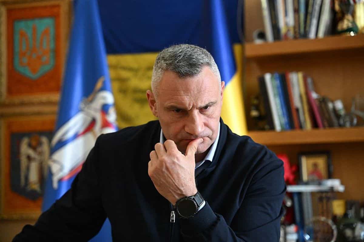 Kyiv Mayor Klitschko Faces Calls to Resign Over Winter Preparations Amid Russian Attacks