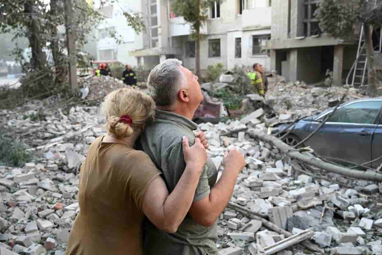Russia's dual war strategy targets Ukrainian civilians