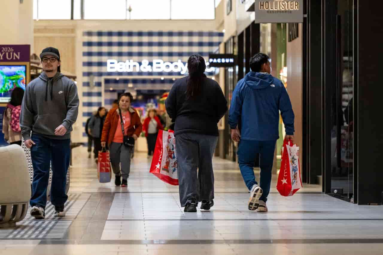 US Inflation Holds Steady in July, Fed Faces Rate Decision Dilemma