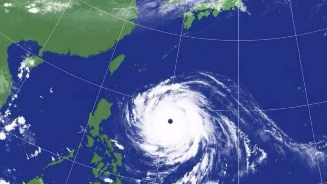 Honduras targets Chinese firms; Super Typhoon Champi nears Taiwan