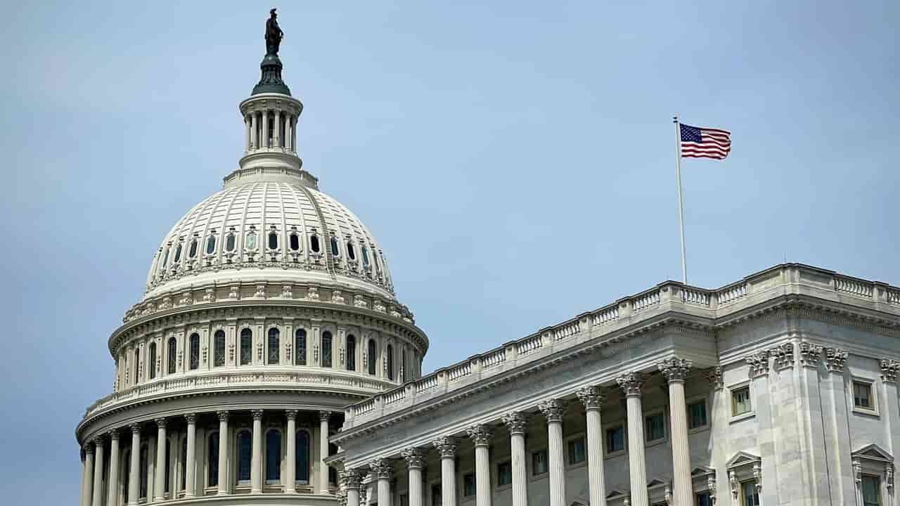 US Senators Propose Bill to Block Foreign Adversaries From AI Technology