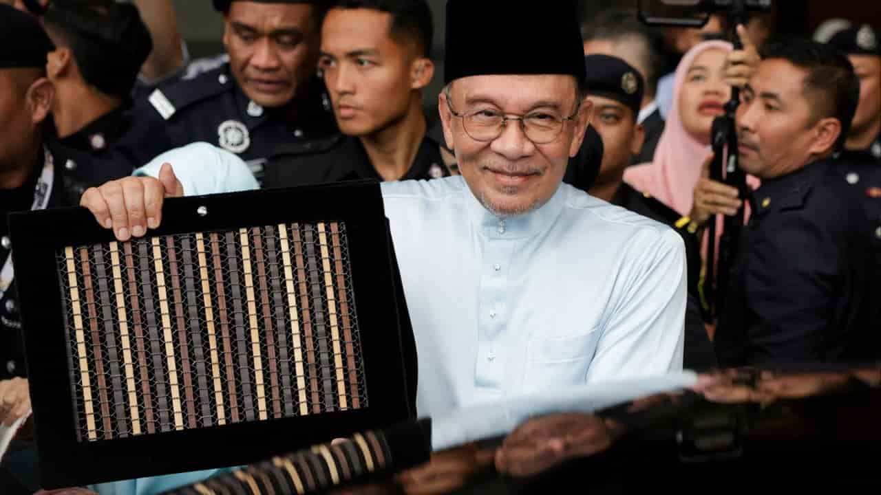 Malaysia's 2027 budget targets graft and cost of living ahead of election