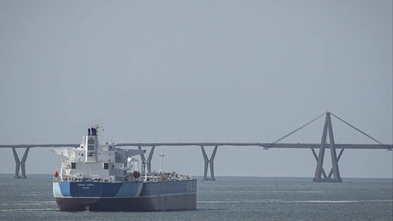 Trump announces US control of Venezuelan oil reserves