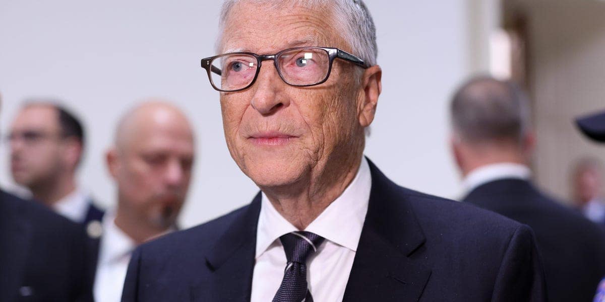 Bill Gates proposes taxing robots to fund US FICA