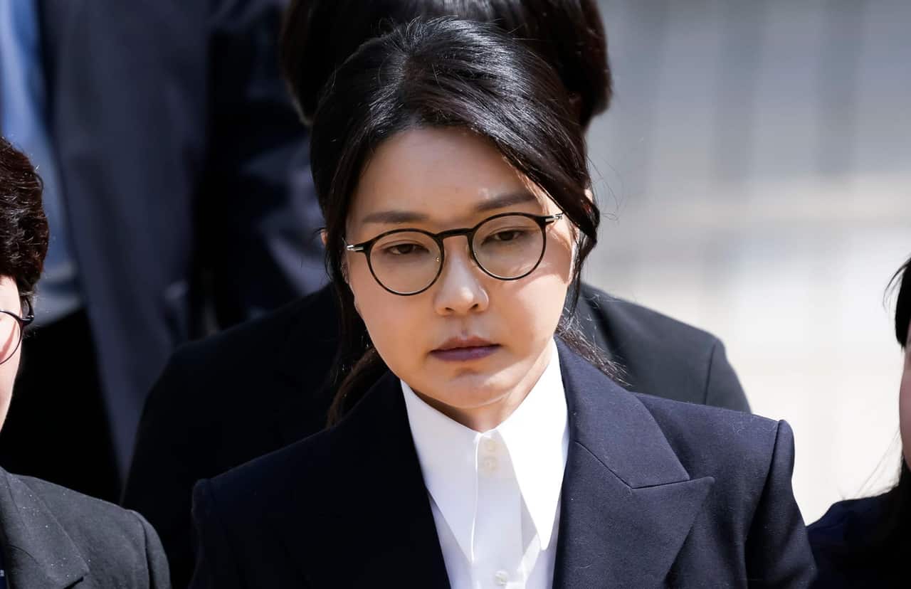 Ex-first lady sentenced to 7 years in prison for taking gifts for job appointments