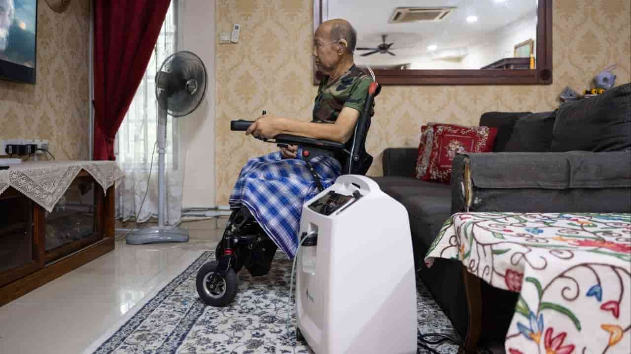 Southeast Asia Scrambles for Oxygen, Air Purifiers Amid Indonesian Wildfire Haze