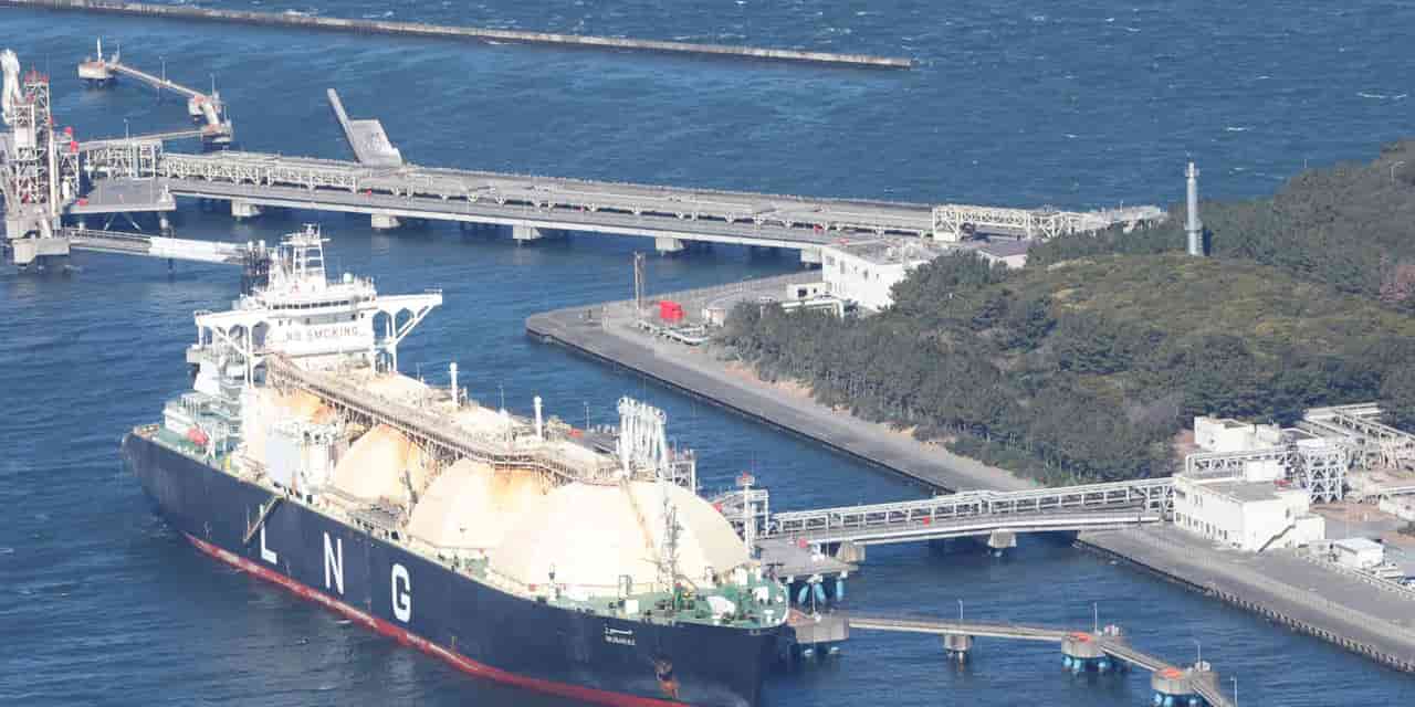 Japan seeks South Korean help for LNG carrier revival amid tech transfer hurdles