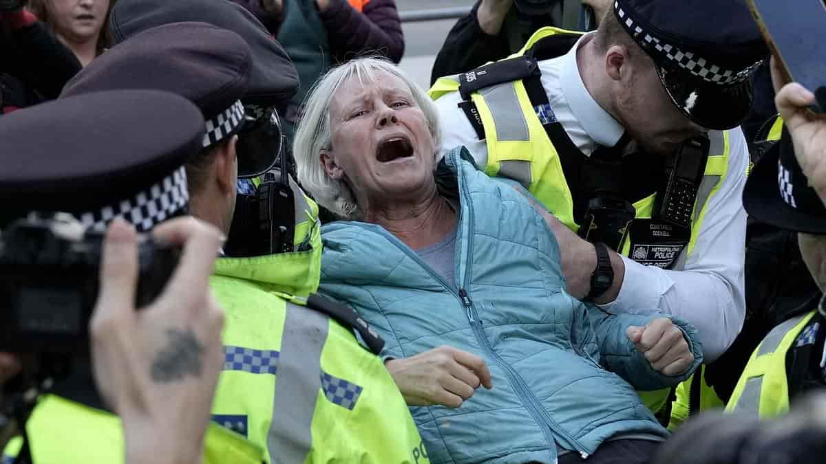 UK police arrest Palestine Action supporters outside US embassy
