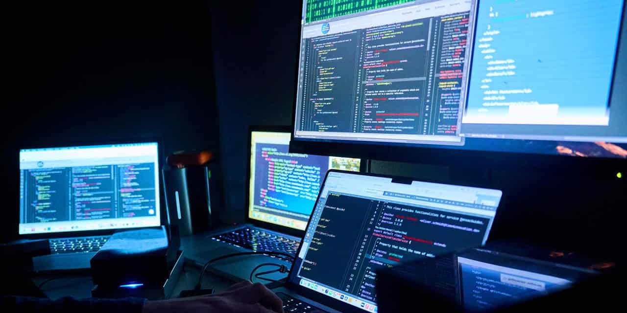 AI-detected PHP flaws prompt global website shutdowns and urgent security warnings