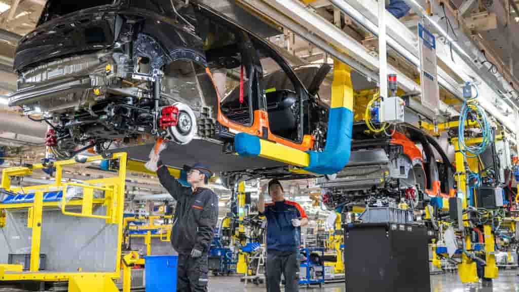 China's BYD Posts $1.2 Billion Profit as Carmakers Eye Hybrid Market