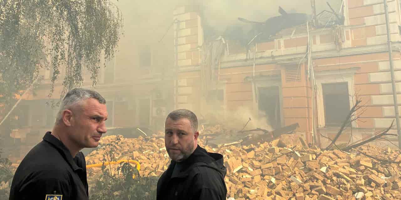 Russia intensifies Kyiv attacks as winter approaches, targeting civilian infrastructure