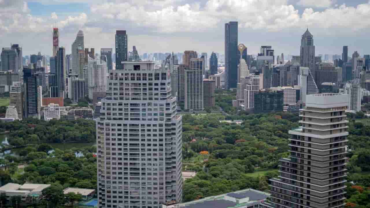Thai officials investigated for exam score tampering for bribes