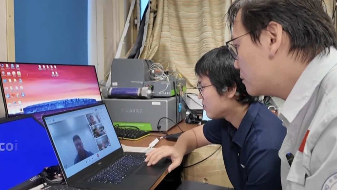 Chinese researchers test rival to Starlink for Arctic-Antarctic call