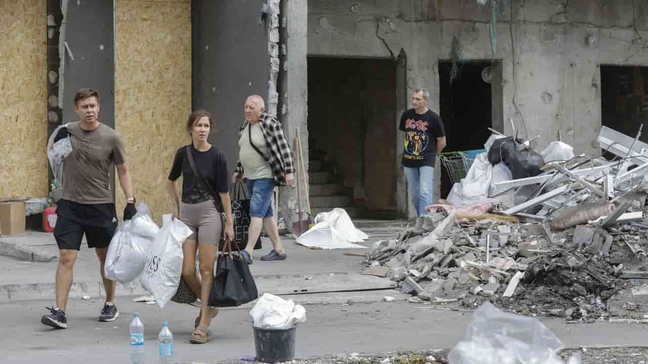 Kyiv hit by missiles after Ukraine claims drone attack on Russian fleet