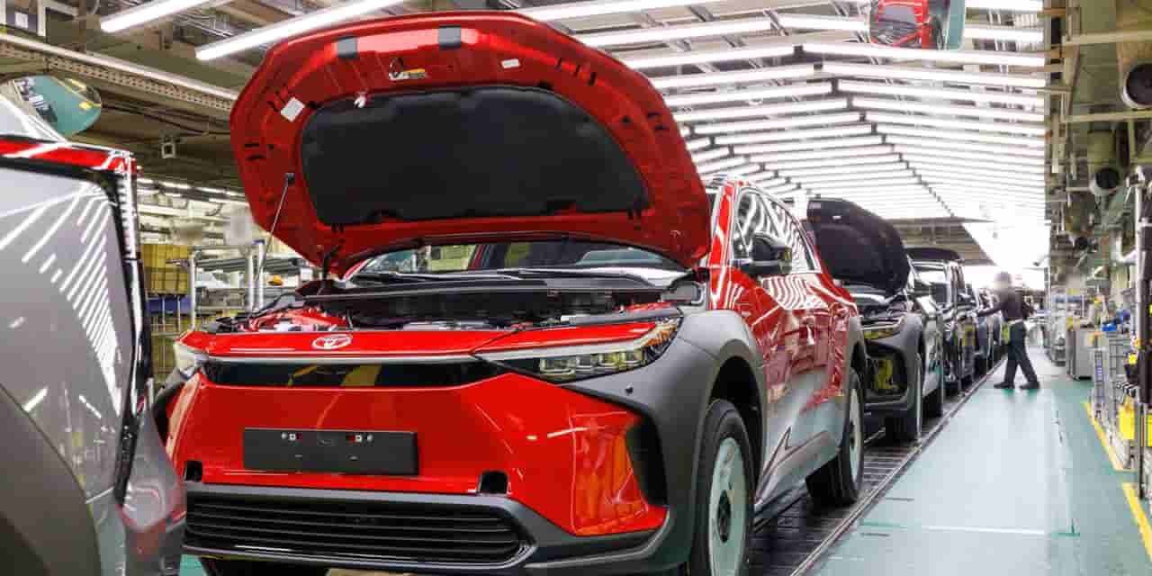 Toyota Group Unloads Billions in Cross-Held Shares