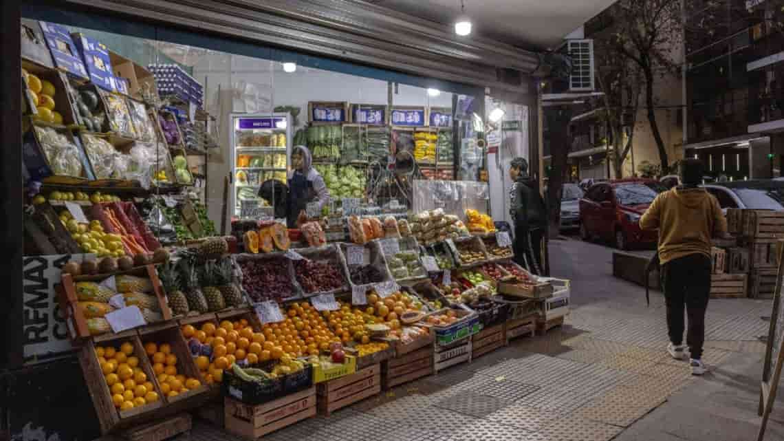 Argentina Economy Contracts Again in April Amid Uneven Recovery