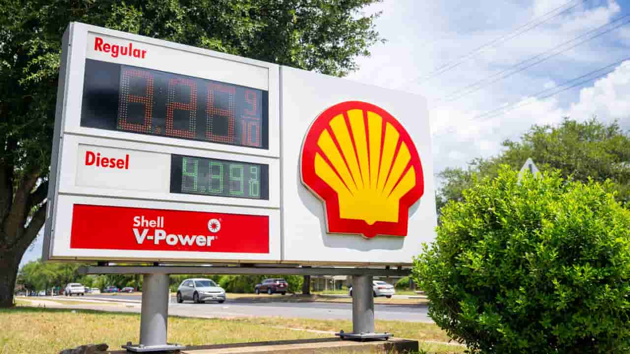 White House expected to extend Jones Act waiver to lower gas prices