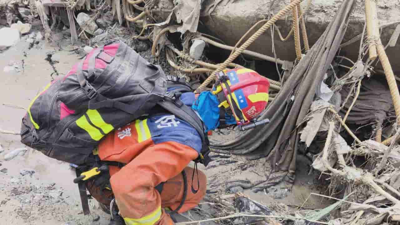 Rescuers find 2 survivors near Tibet border after China-Nepal floods