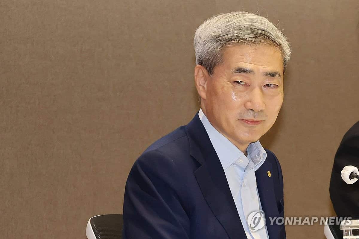 BOK Governor Shin Hyun-song Signals Need for Rate Hike