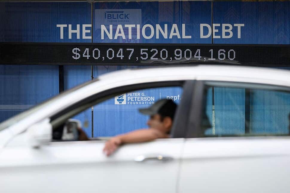 US National Debt Surpasses $40 Trillion Amidst Continued Spending