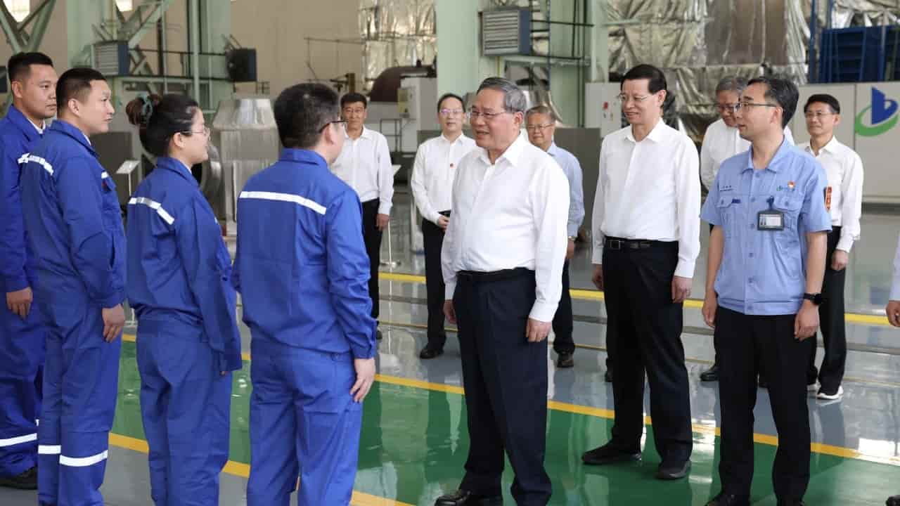 Li Qiang pushes China's industrial hubs toward high-value manufacturing