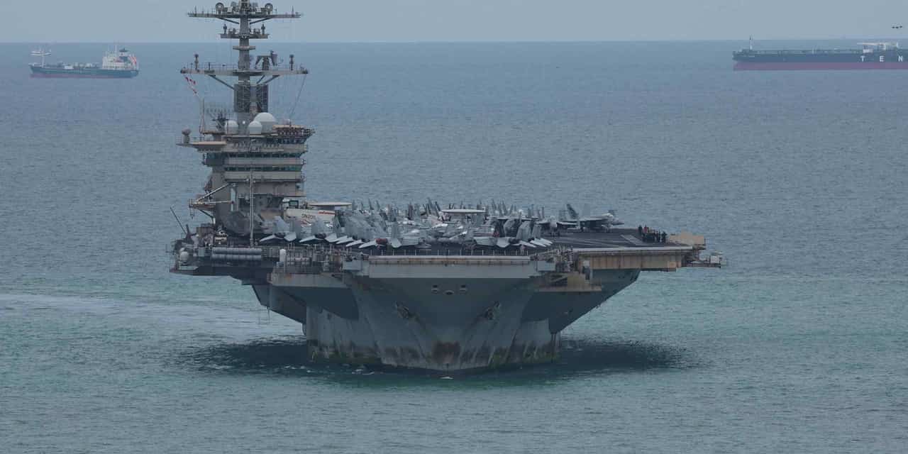USS Abraham Lincoln docks in Thailand after 250 days at sea