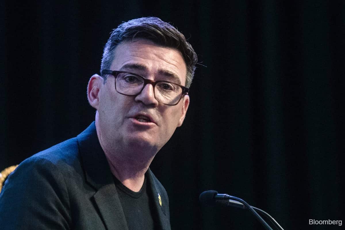 Iran War Risks Overshadowing UK PM Burnham's First Week
