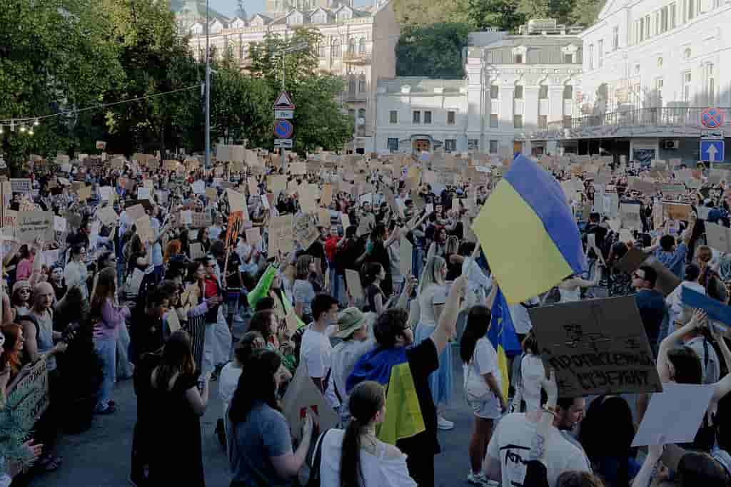 Ukrainians protest military leadership amid Fedorov dismissal
