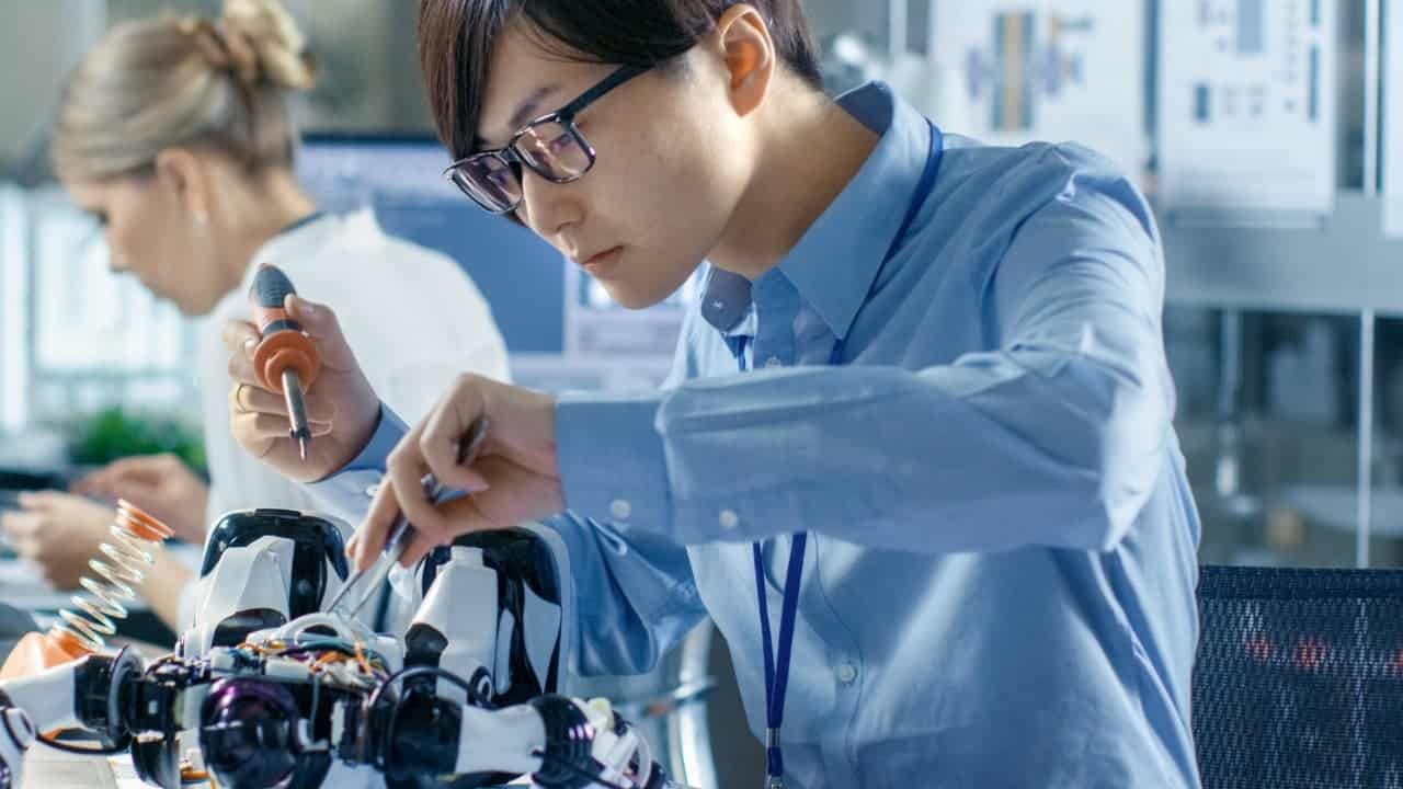 China's tech sector plans 2027 pay raises to retain staff