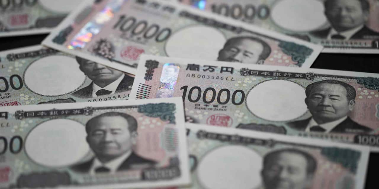Japan seeks budget funding without new deficit bonds