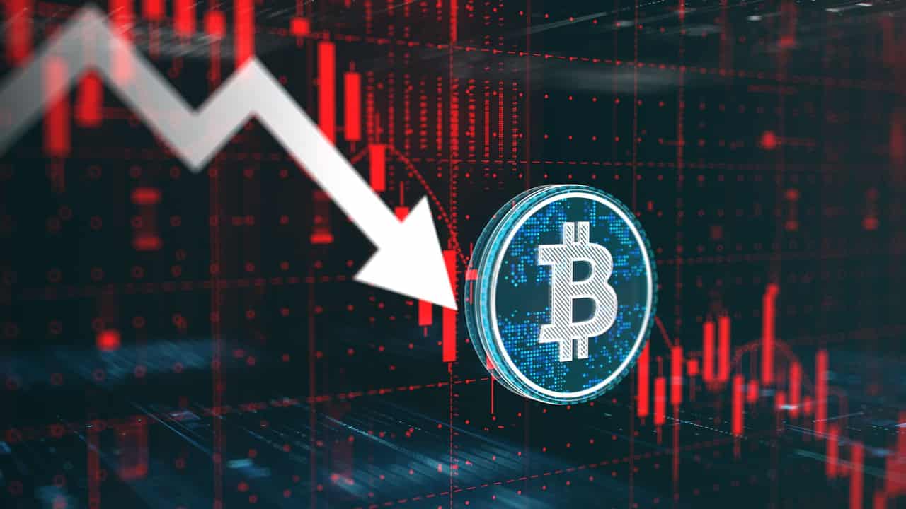Bitcoin Slips Below $63,000 as Oil, Yields Climb