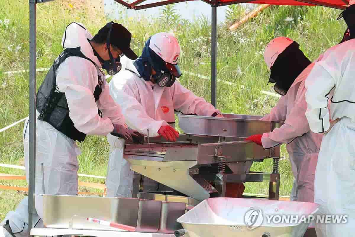 Police raid Korea Airports Corp., transport ministry over Jeju Air crash
