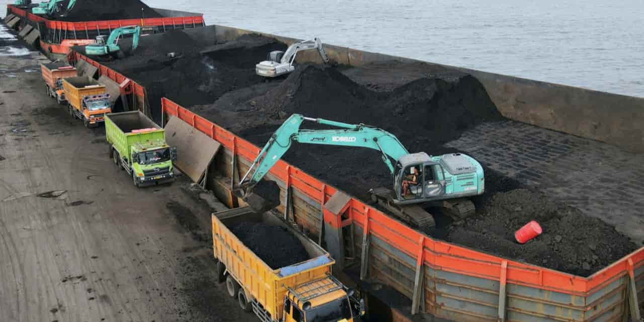 Coal prices surge 40% this year on LNG replacement demand, supply uncertainty