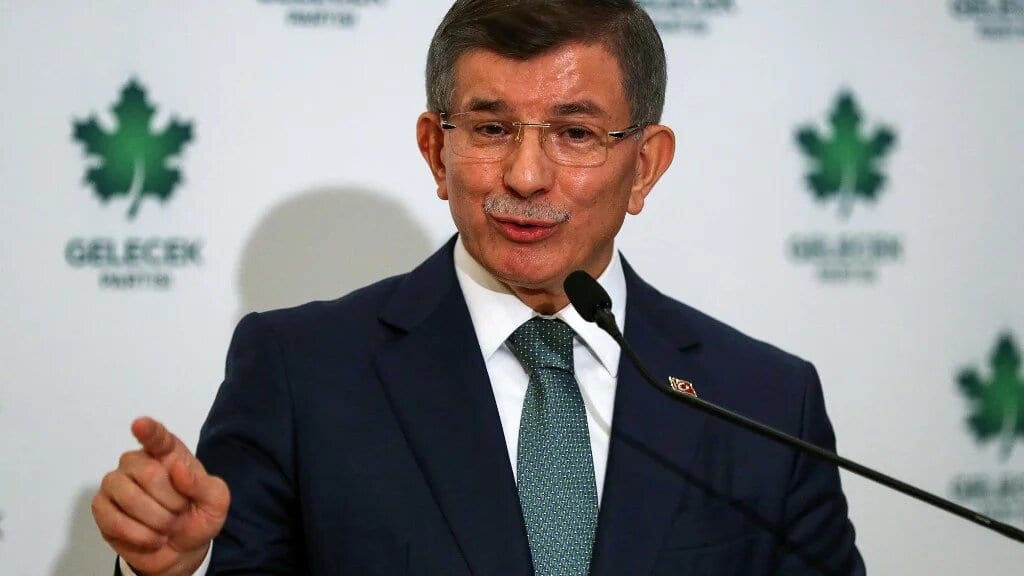 Ahmet Davutoglu ends political career, dissolving Future Party