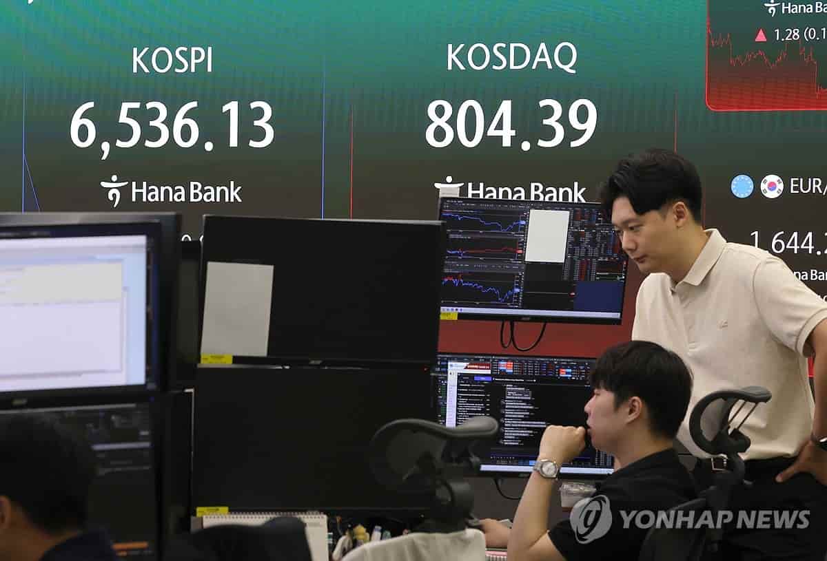 Seoul shares extend losses on tech slump