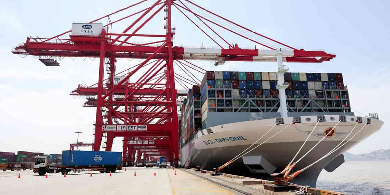 US and China agree to tariff cuts on select goods
