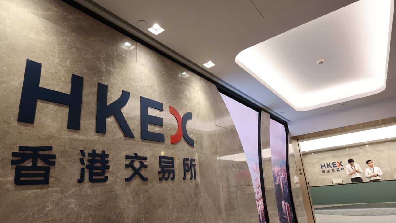 Hong Kong bourse operator considers longer trading hours