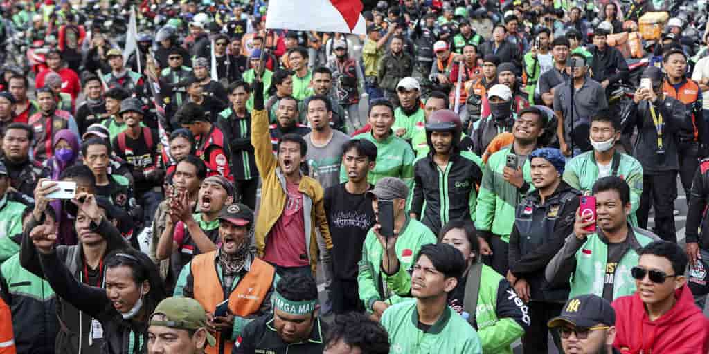 Indonesia's new labor law sparks business anxiety despite worker praise
