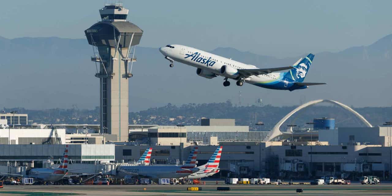 United, American Airlines up Japan routes to tap demand fueled by weak yen