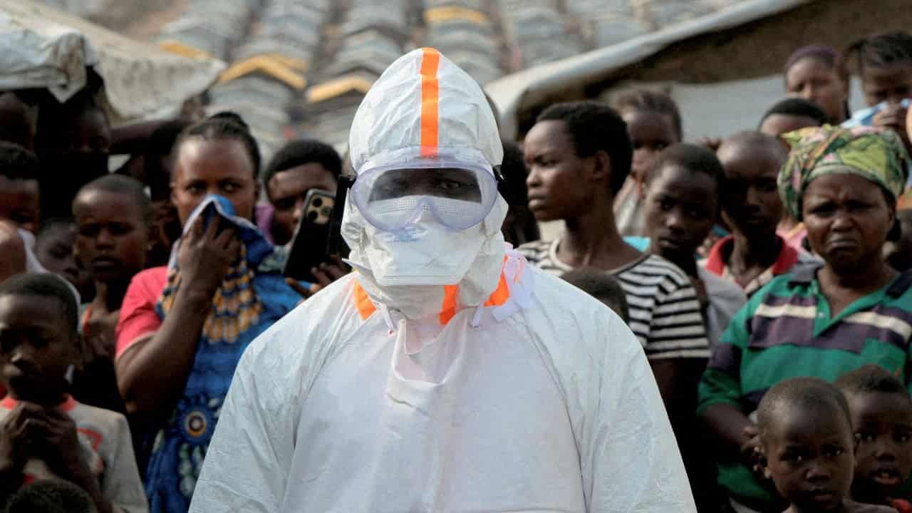 Congo Ebola Outbreak Kills Nearly 1,000, With Fears of Worsening Situation