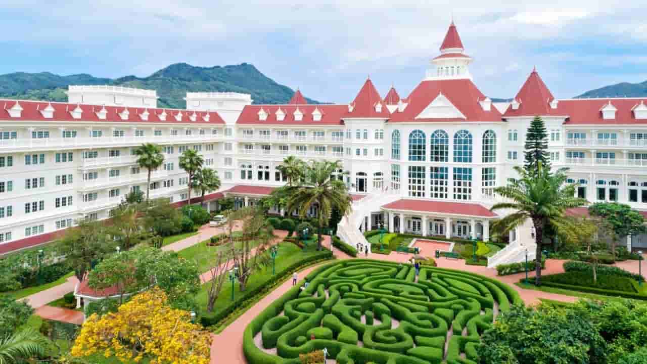 Hong Kong Disneyland Hotel to close for renovation