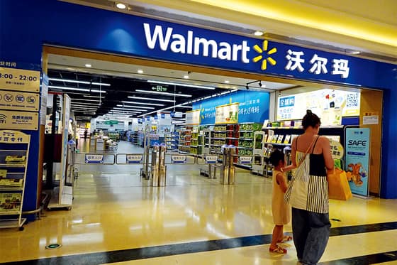 Chinese Supermarkets Expand Private-Label Brands Amidst Weak Spending