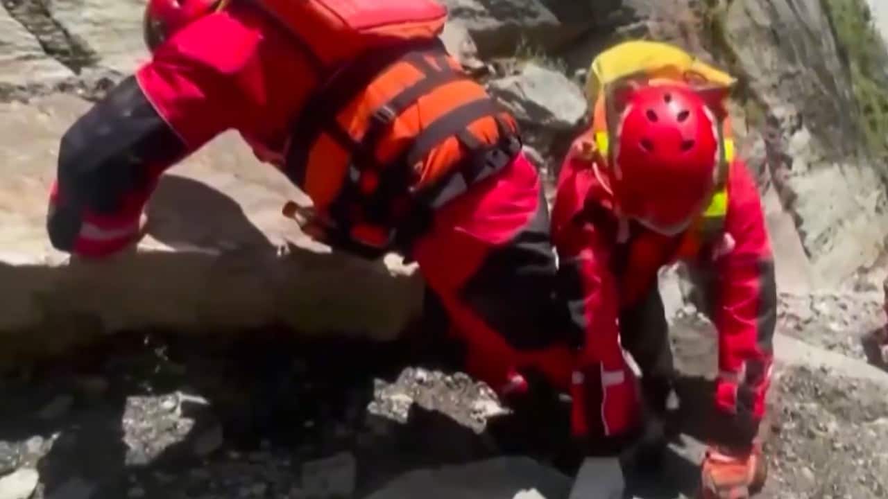 China-Nepal earthquake victims face hardship at Gyirong Port