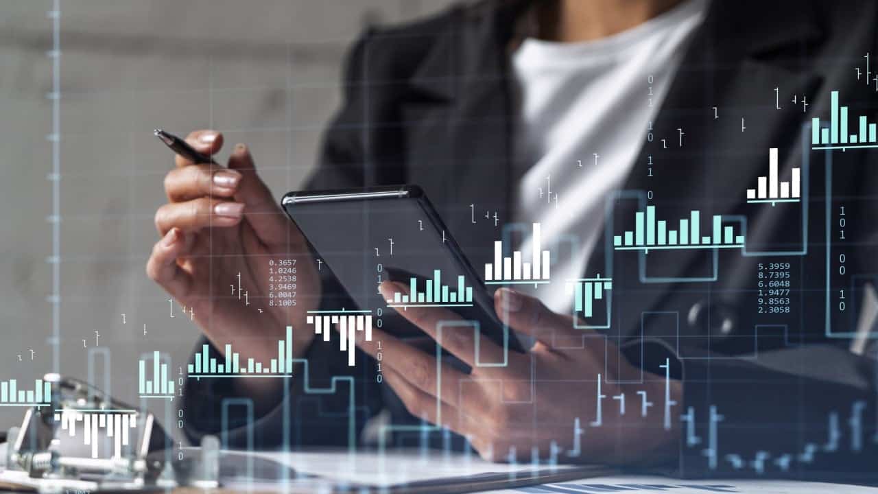 Former HSBC executive launches AI-powered wealth platform