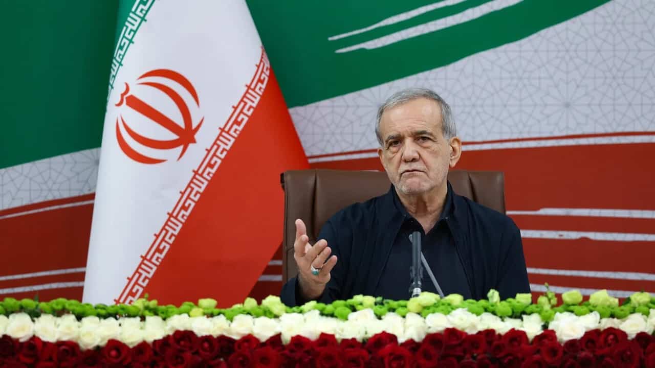 Iran's Dealmakers Clash With Ultraconservatives Amidst Political Rift