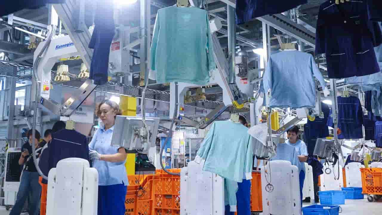 Hong Kong hospital laundry and meal center uses AI and robotics