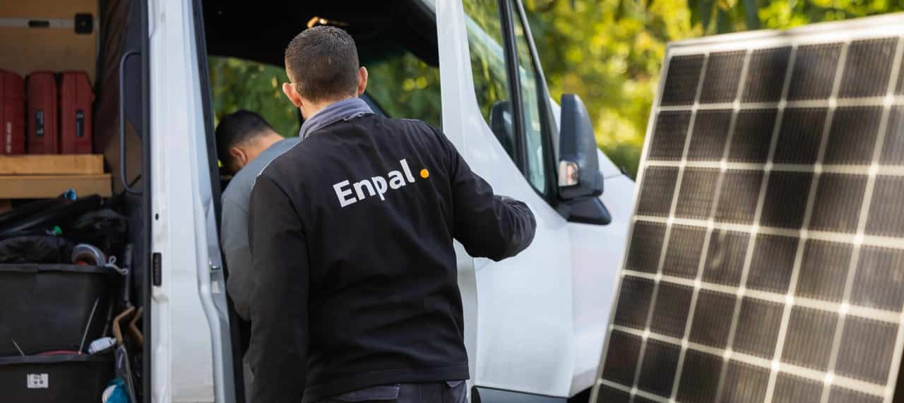 Plug-in solar panels gain traction in U.S. backyards