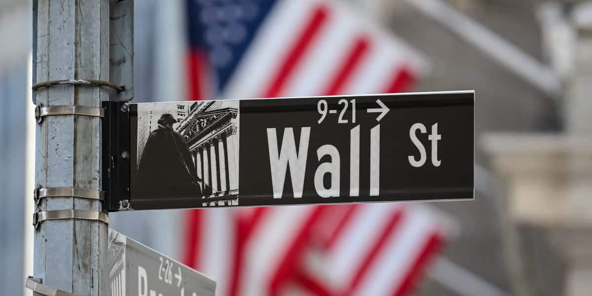 US stock futures slide, oil climbs as tech sell-off weighs